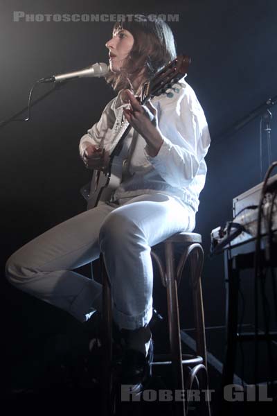 ALDOUS HARDING - 2017-11-13 - PARIS - Point Ephemere - Hannah Sian Topp